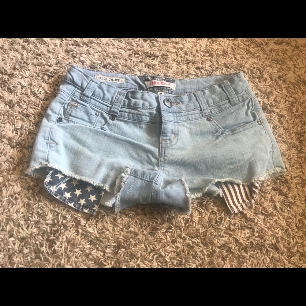 Hot kiss denim shorts